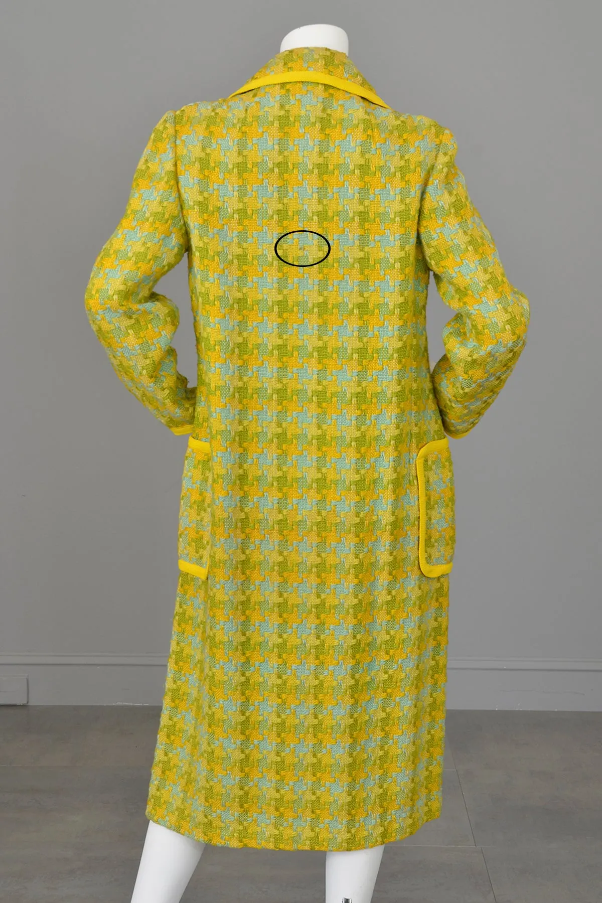 1970s Aqua, Gold, Olive Woven Puzzle Pieces Duster Coat