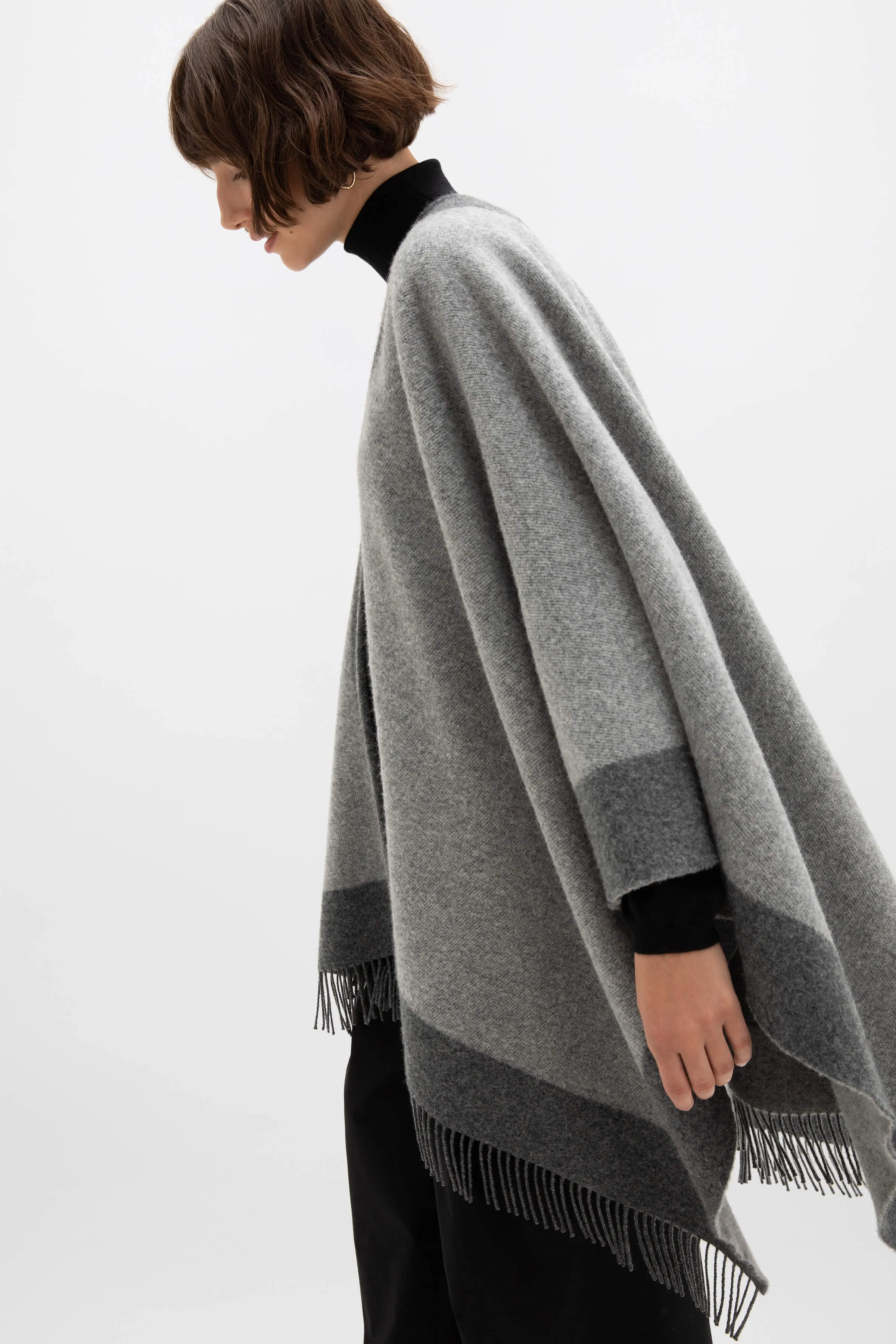 Contrast Border Wool Cape