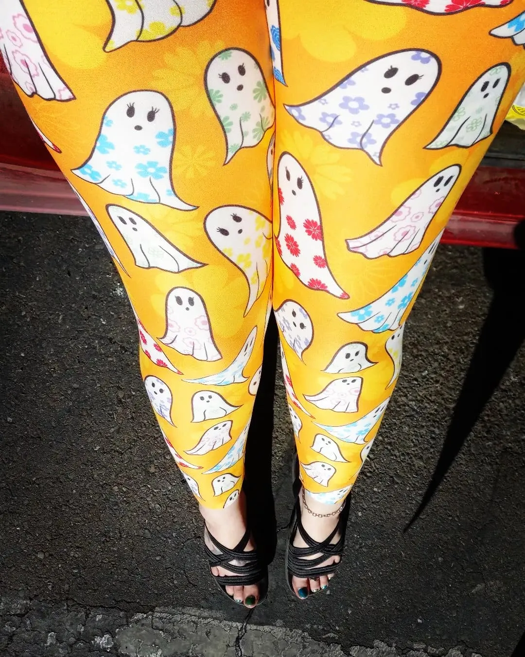 Floral Ghosties - High-quality Handcrafted Vibrant Leggings