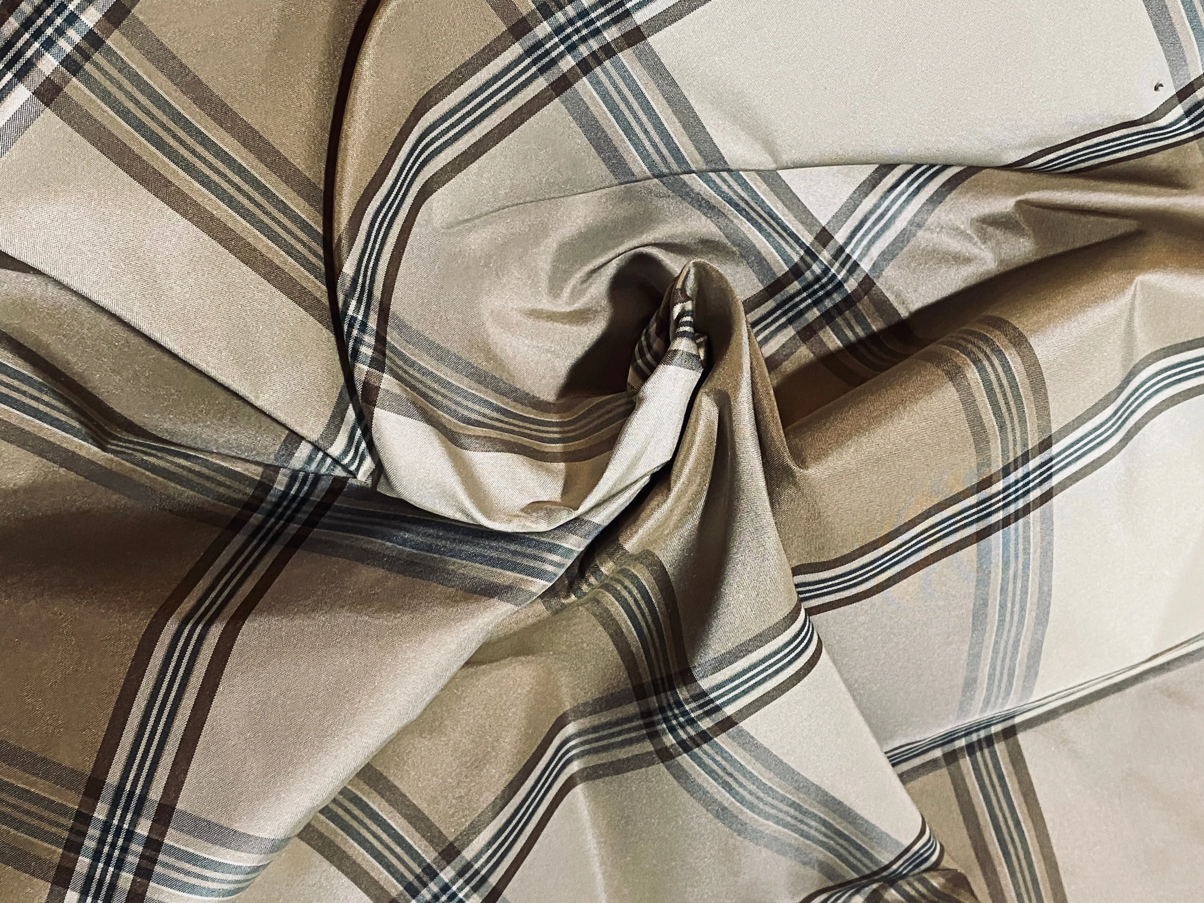 NEW Miss Dorothy 100% Silk Taffeta Plaid Tartan Fabric in Cream and Taupe SB_6_23