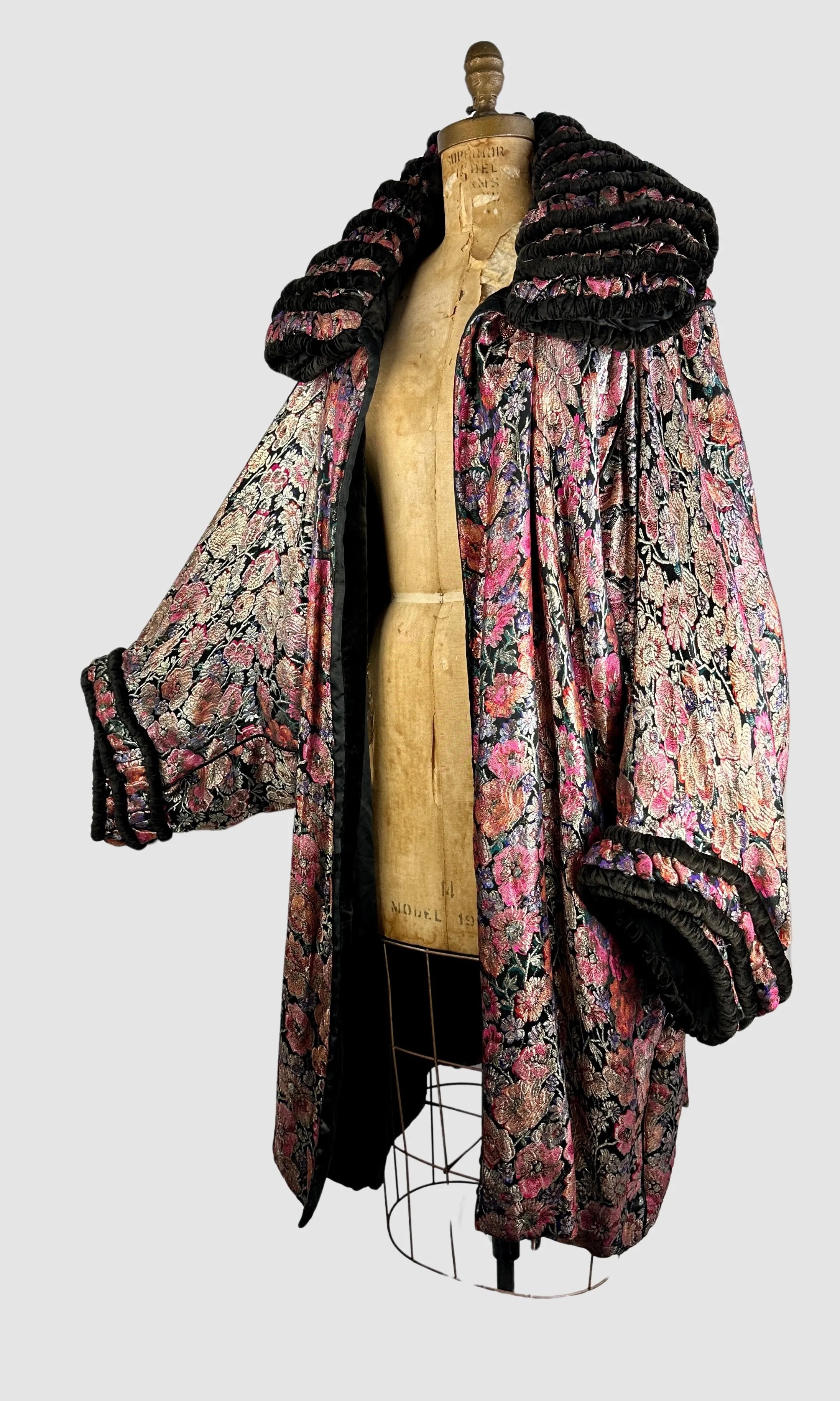 POPPY LOVE 1920s Cocoon Opera Coat With Brocade Poppy Weave • Medium