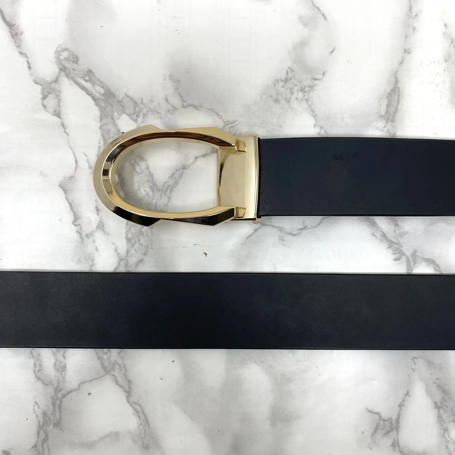 Signature C Logo Leather Belt For Unisex-JonasParamount